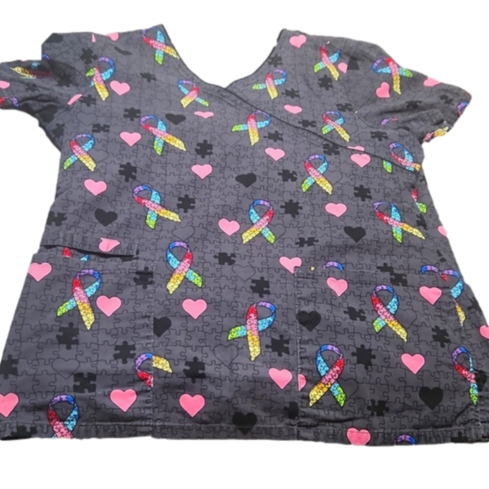 ♡Breast cancer awareness scrub tops sz. Medium